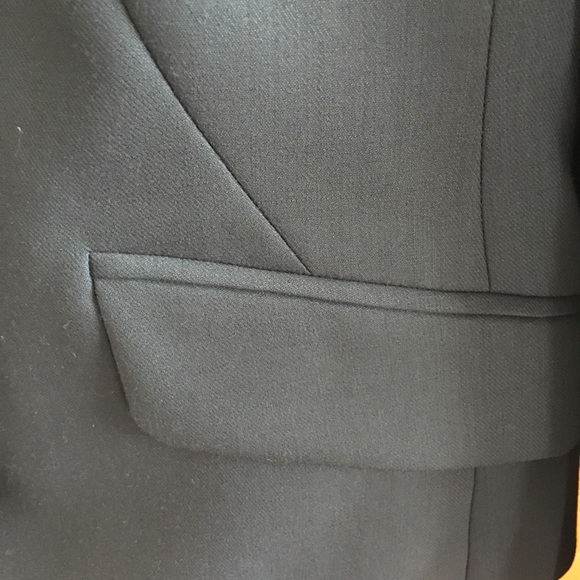 Talbots beautiful fine Italian wool blazer. - Picture 4 of 6